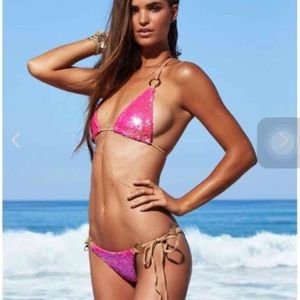 Beach bunny siren song in pink👙💗